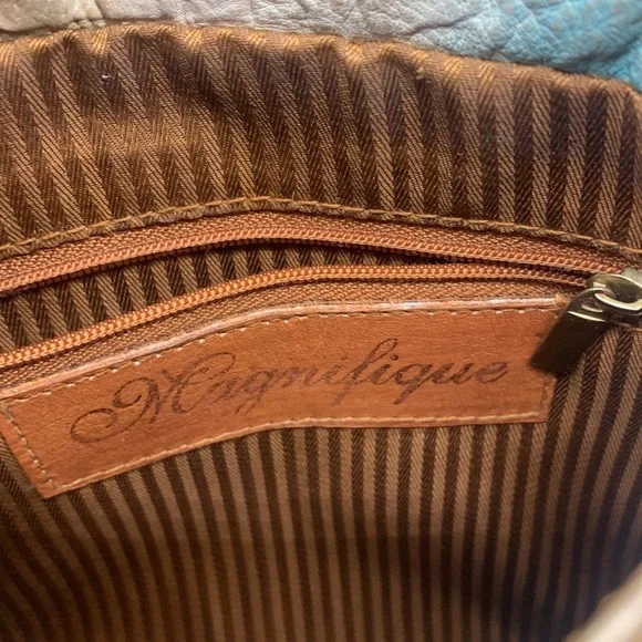 Manifique Hand Painted Floral Crossbody Bag. MCB3013E - Picture 5 of 8